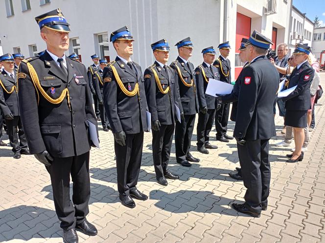 Akty nadania wyższych stopni służbowych odebrało w tym roku 21 strażaków z Komendy Miejskiej PSP w Siedlcach