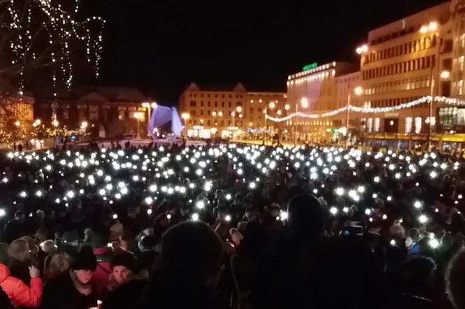 Milczący protest na placu Wolności w Poznaniu