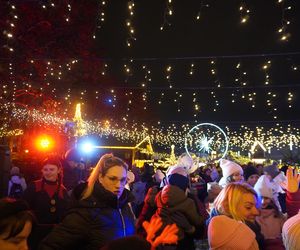 Wizyta świętego Mikołaja na Placu Wolności w Poznaniu