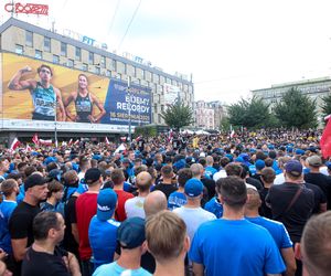 Protest przeciwko imigrantom.Tysiące kibiciów na ulicach Katowic