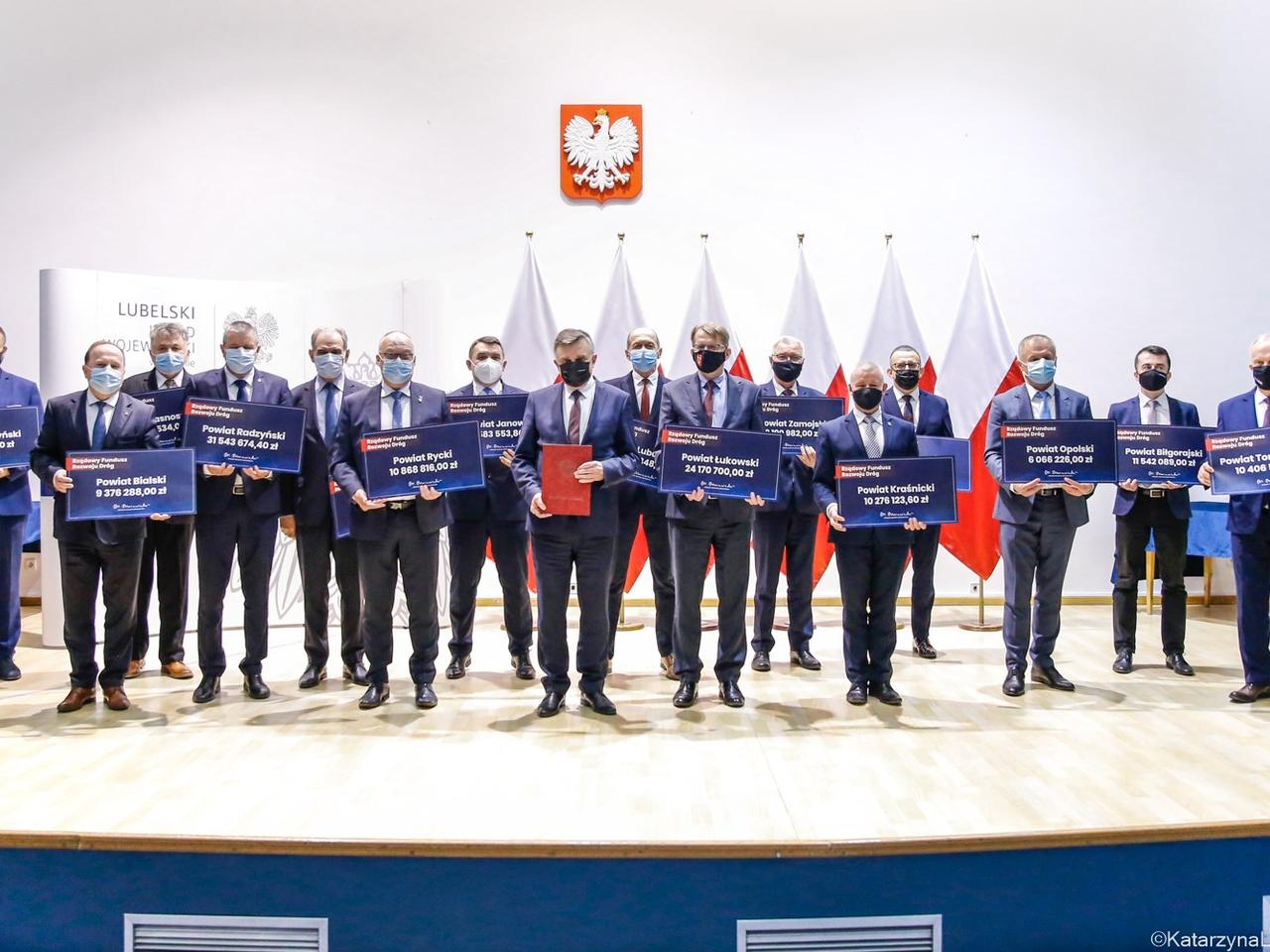 Lubelskie: Samorządowcy dostali miliony na drogi