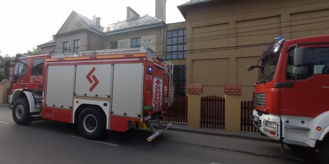 Kraków: Ewakuacja w szkole podstawowej nr 132. Strażacy znaleźli coś okropnego