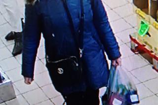 Skandaliczne zachowanie babci w supermarkecie. Przecierali oczy ze zdumienia