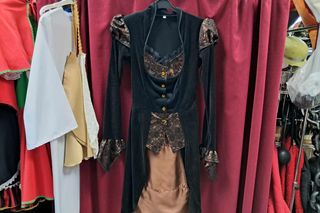 Halloween w Łodzi. Wypożyczalnie kostiumów odwiedzają tłumy