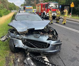 Citroen zderzył się z peugeotem pod Zieloną Górą. Dwoje dzieci trafiło do szpitala
