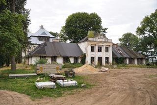 Niezwykła wieś w Łódzkiem. Tu przez 30 lat mieszkał i tworzył Józef Chełmoński 