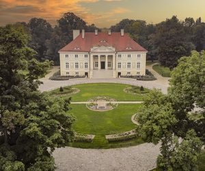 Zaglądamy do wnętrz i ogrodu Muzeum w Lewkowie