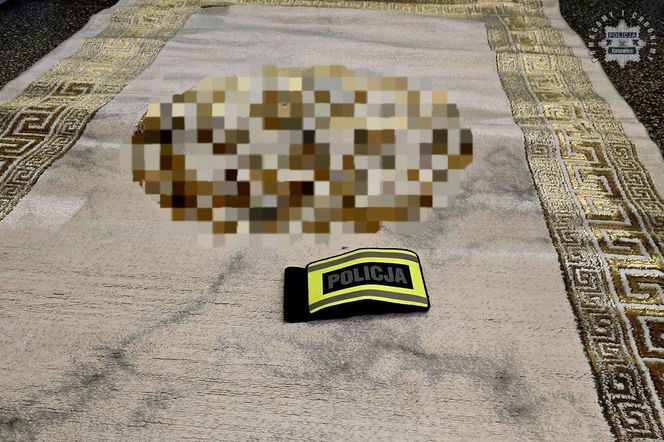 Handlowała podrobionymi dywanami