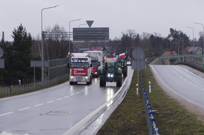 Protest rolników z 20 lutego. Blokada drogi obok Białegostoku