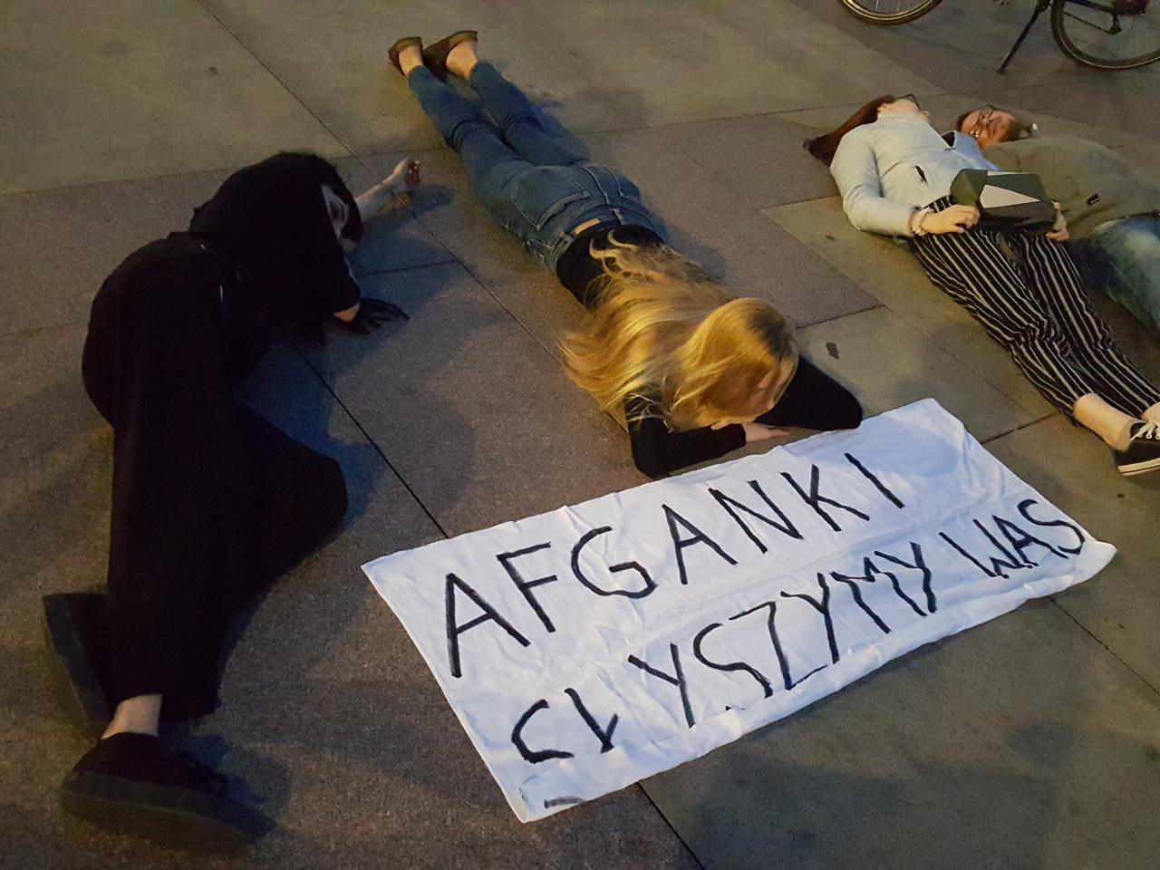 Protest w Bydgoszczy. Nie chcemy odwracać wzroku od Afganistanu [WIDEO, ZDJĘCIA]
