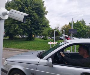 Szpital papieski ma nowy system parkingowy
