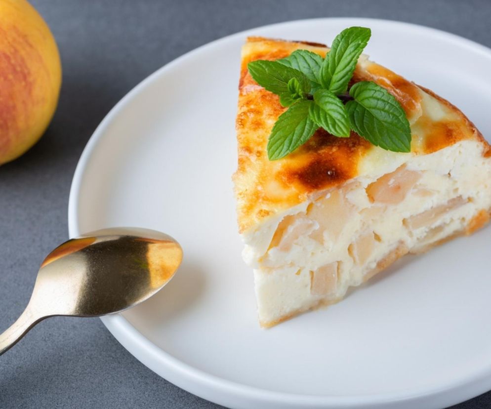 Ten stary przepis z Kresów wciąż zachwyca. Ciasto z jabłkami, twarogiem i ziemniakami