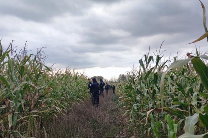 Przyłożył mu ostrze do szyi i kazał wsiąść do bagażnika. 19-latek został porwany przez bandytę