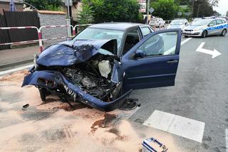 52-latka wjechała skrzyżowanie na CZERWONYM ŚWIETLE! Poważny wypadek koło Konina 