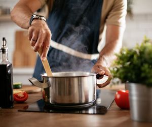 Nie gotuj w tym! Tych garnków i naczyń unikaj jak ognia!