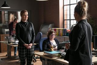 Singielka odcinek 97, Elka (Paulina Chruściel), Dorota (Izabela Kuna)