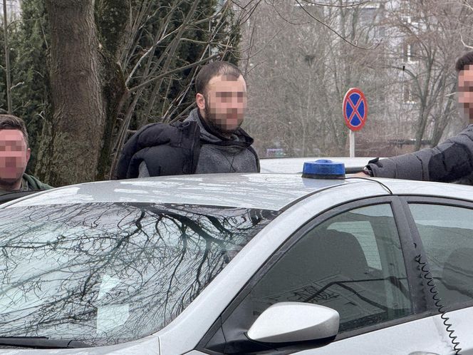  Podczas pościgu w Warszawie zderzyli się z nauką jazdy. Policjanci z Łodzi próbowali zatrzymać Gruzinów. „Czynności trwają”