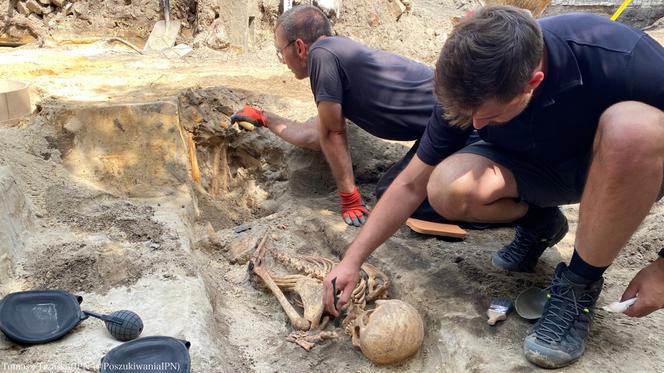 Kości trójki nastolatków odkryte na Pradze. Tu był więzienny ogród