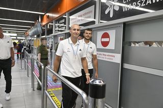 Kibice w szoku! Czekali na siatkarzy, a tu nagle wyszli polscy złoci medaliści