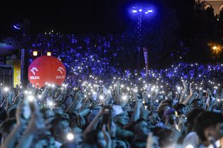Kto śpiewa piosenkę ze spotu TVP? Piękny utwór, który chwyta za serce