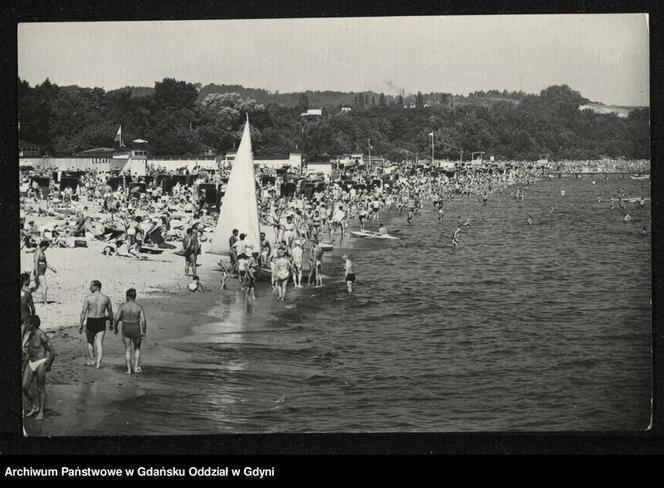 Golizna na plaży w czasch PRL