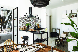 Czarno-białe wnętrze w stylu  tribal boho