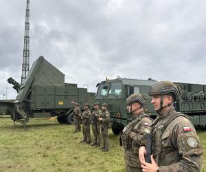 Tusk i Kosiniak-Kamysz na poligonie. Pierwsze strzelanie bojowe z systemu Wisła