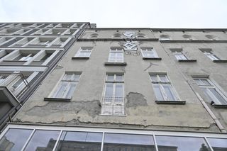 „To co robi miasto, to skandal”. Warszawa sprzedaje zabytkową kamienicę w centrum za grube miliony