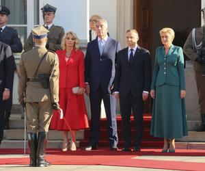 Agata Duda i pierwsza dama Czarnogóry w takich samych strojach. Która wypadła lepiej?