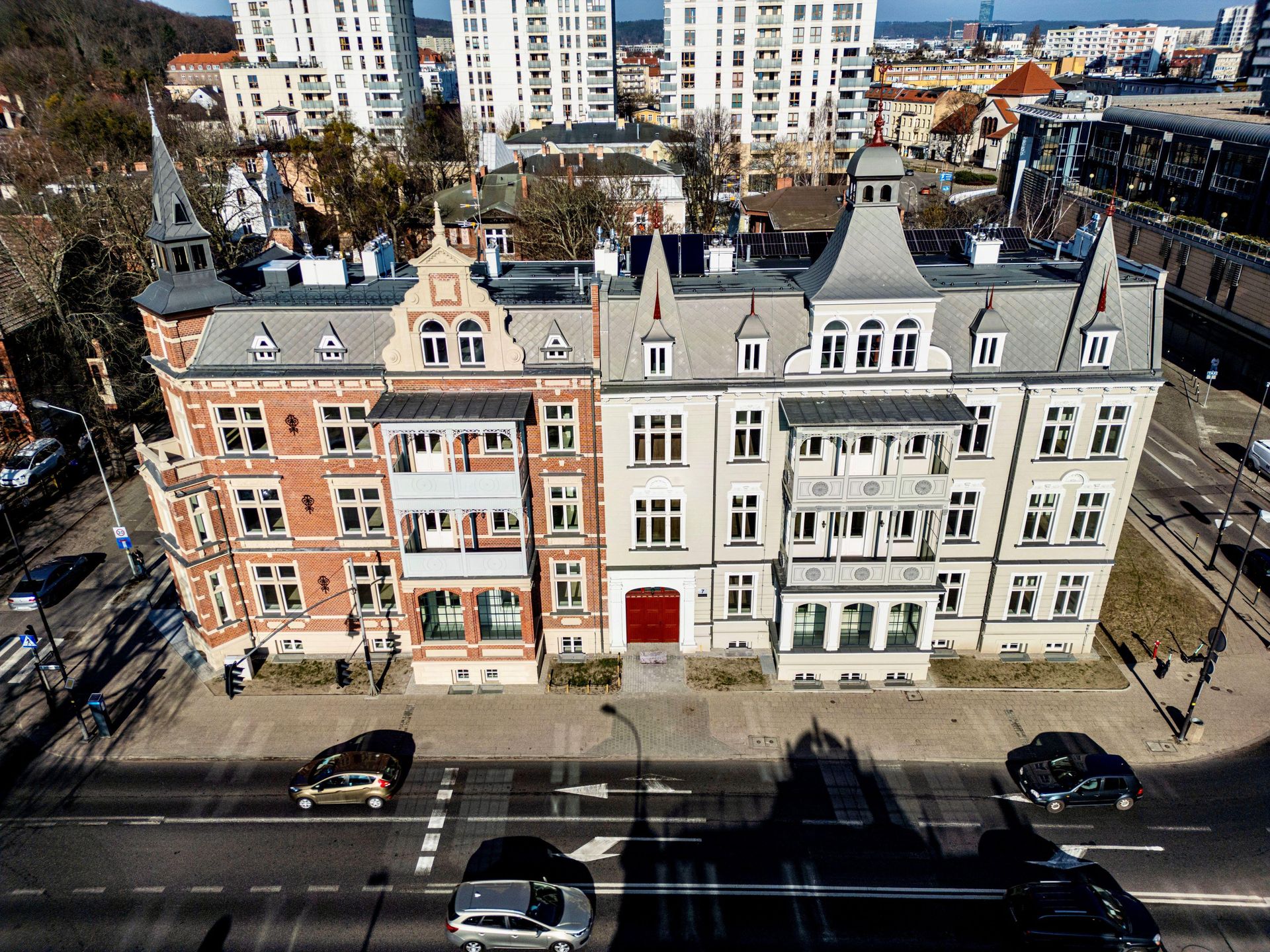 Kamienice przy ul. Pniewskiego 1 i Jaśkowa Dolina 7