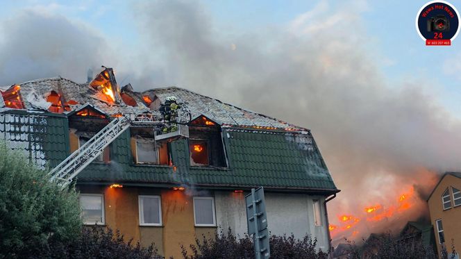 Pożar bloku mieszkalnego w Ząbkach 