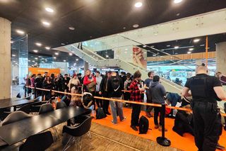 Popepes w Katowicach już otwarte. Długa kolejka czekała na darmowe kanapki