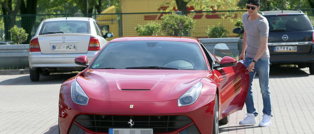 Robert Lewandowski Ferrari F12 Berlinetta