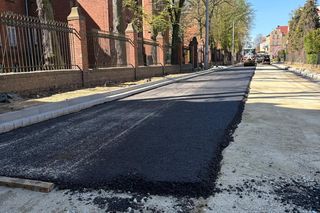 Asfalt na Racławickiej w Lesznie 