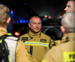  Kawle. Pożar zakładu przetwórstwa drobiowego. 120 strażaków walczy z żywiołem w czwartek, 14 sierpnia. Jeden z nich zaginął [ZDJĘCIA]