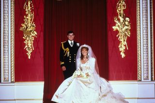 Książę Andrzej przestał być księciem! Fergie ucieknie za granicę?