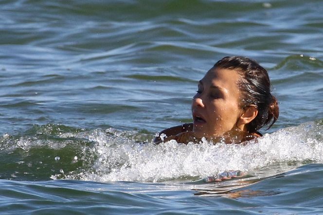 Anna Popek pracuje w zimnym morzu