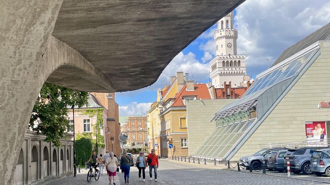 Przystanek autobusowy, Opole, proj. Florian Jesionowski