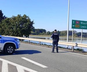 Policjani z Nowego Sącza pojechali w miejsca zalane przez powdódź na Dolnym Śląsku 