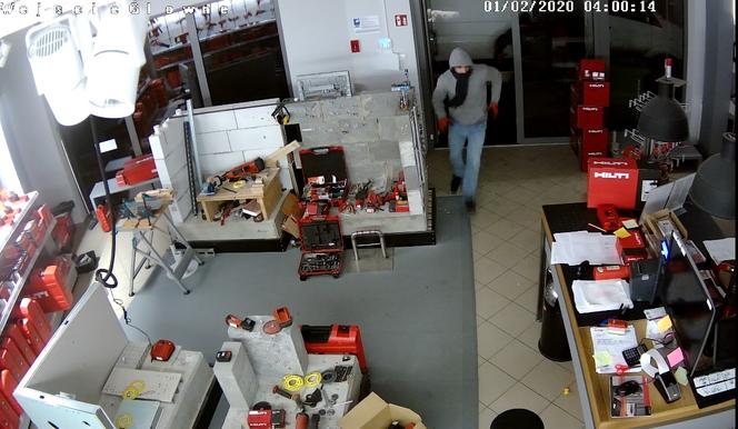 Oni są poszukiwani przez łódzką policję. Rozpoznajecie którąś z tych osób? 