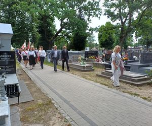 Pamięć o powstańcach żyje w Ostrzeszowie. Ulicami miasta przeszedł Marsz Pamięci [ZDJĘCIA]