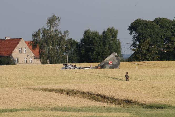Myśliwiec MIG-29 rozbił się pod Pasłękiem. Nie żyje pilot [WIDEO]