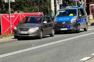 Jechał rowerem, nagle upadł na chodnik. Jego życia nie udało się uratować