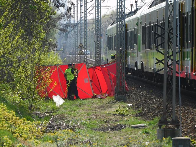 Tragedia w Ząbkach. Nie żyje pieszy. Wtargnął na tory w niedozwolonym miejscu