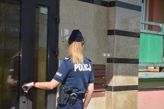 Suwałki. Pijani rodzice opiekowali się dziećmi. Interweniowała policja