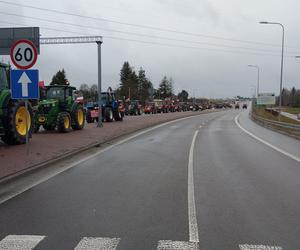 Trwa protest rolników w woj. lubelskim. Blokady są w wielu miejscach w regionie [DUŻO ZDJĘĆ]