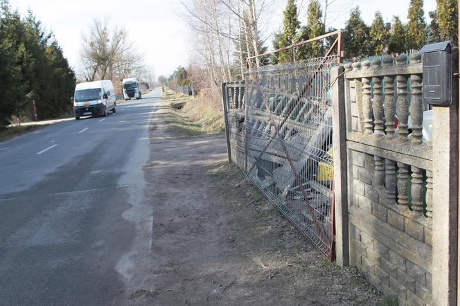 Pijany ksiądz mógł zabić mnie i mojego syna!  Wieś pod Grodziskiem w szoku po nocnym rajdzie wikarego