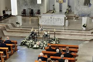  Pogrzeb Amelki i jej mamusi. Tłumy żegnają ofiary pożaru 