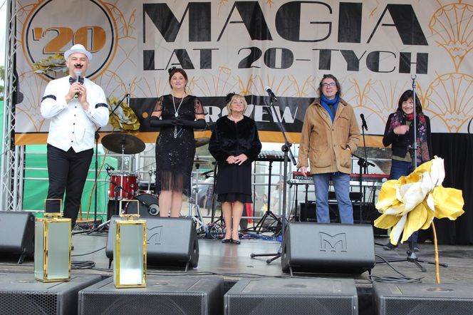 Było spotkanie z modą, muzyką i samochodami z lat 20. w Korczewie. Za nami impreza „Magia lat 20-tych” 2025