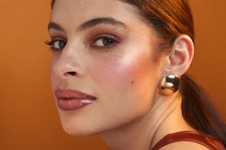 Makijaż: lato pełne blasku i soczystych barw